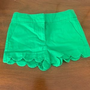 Crewcuts girls size 5 scalloped shorts